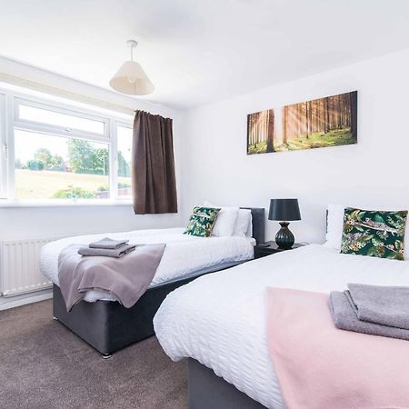Modern Three Bedroom Home In キャッスル・ドニントン エクステリア 写真