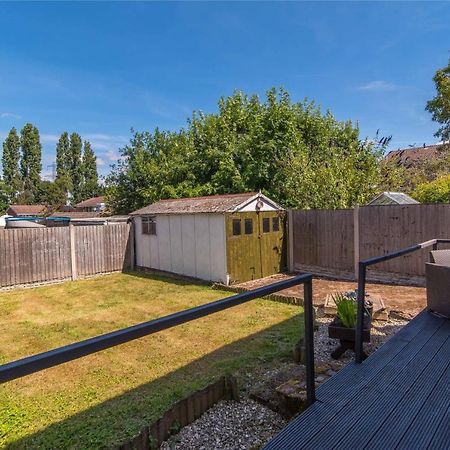 Modern Three Bedroom Home In キャッスル・ドニントン エクステリア 写真