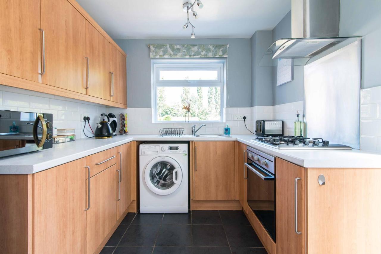 Modern Three Bedroom Home In キャッスル・ドニントン エクステリア 写真