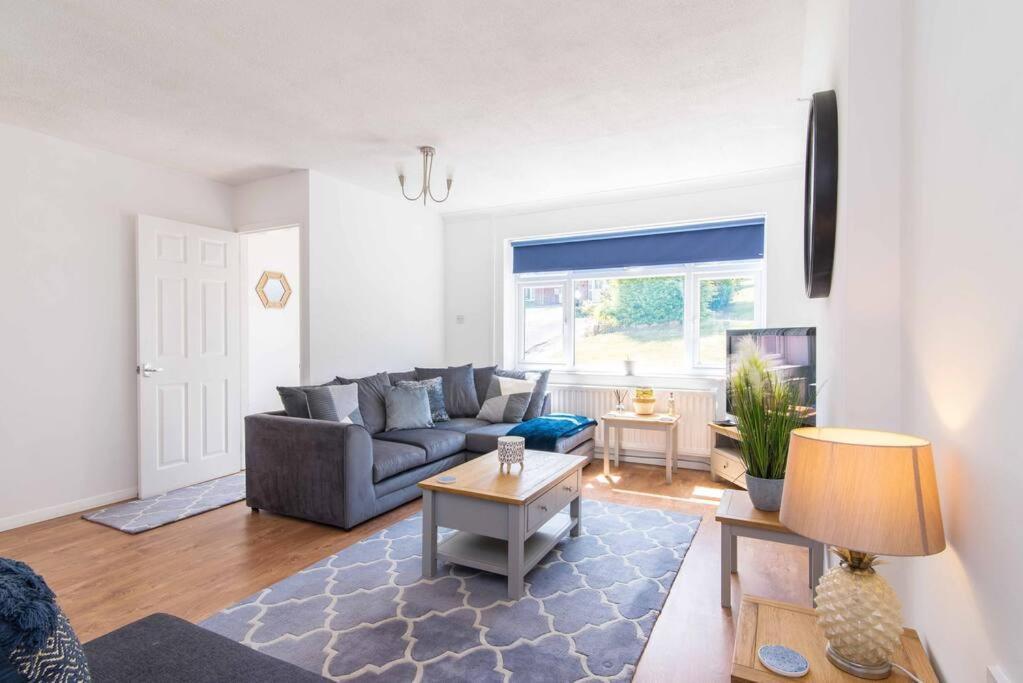 Modern Three Bedroom Home In キャッスル・ドニントン エクステリア 写真