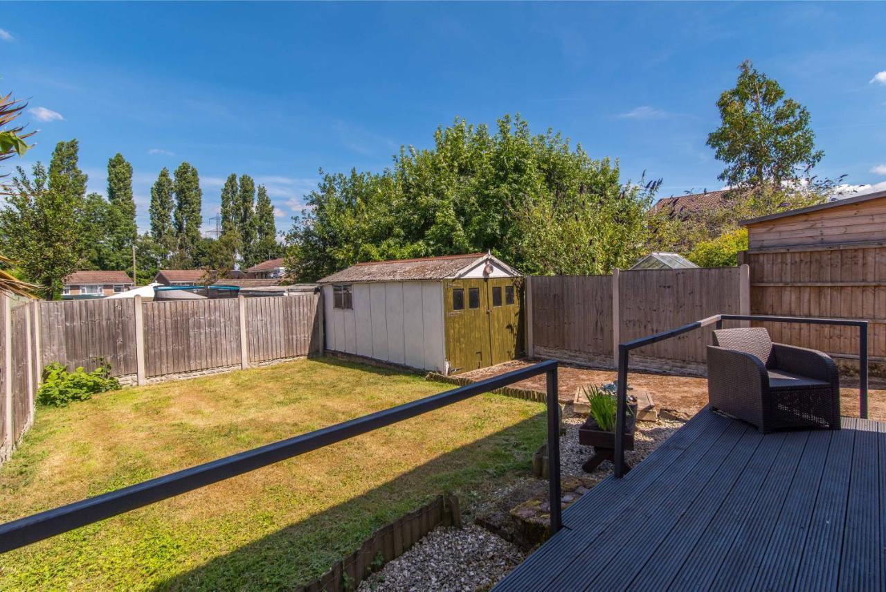 Modern Three Bedroom Home In キャッスル・ドニントン エクステリア 写真